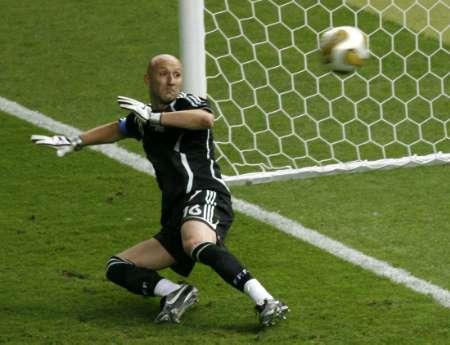 瓯越暴熊队对阵燕赵雪豹队，自行车淘汰赛读秒绝平，门将神扑救主——精神属性拉满的简单介绍爱游戏