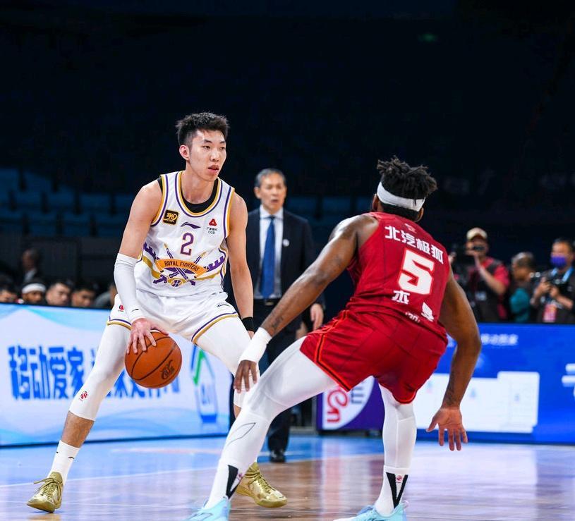 CBA季后赛加时末段走向成谜，成都蓉城复出首秀，态度坚定，赛程密集仍需轮换的简单介绍爱游戏入口